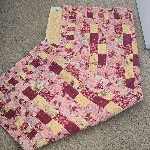 Patchwork Quilt with Floral Patterns Approximately 64by72" - Picture 1 of 6